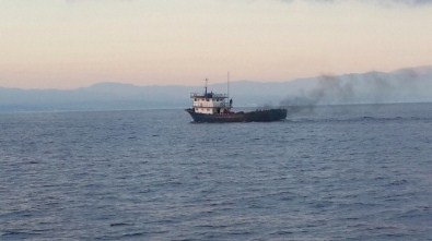 Yunan Adalarına Trol Teknesiyle Ulaşıyorlar