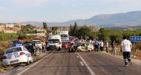 AYŞE YALÇIN - 3 Aracın Karıştığı Zincirleme Kazada 4 Kişi Yaralandı