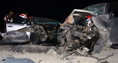 Askerlerin Olduğu Araç Karşı Yönden Gelen Araçla Çarpıştı: 3 Ölü, 4 Yaralı!