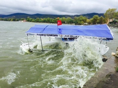 İznik'te Rüzgar Tekneleri De Etkiledi