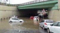 Kartal'da Araçlar Suya Gömüldü