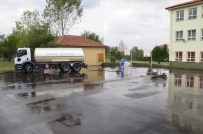 Kartepe'nin Okul Bahçeleri Yıkanıyor