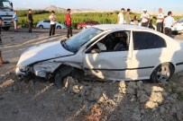 Mut'ta 3 Aracın Karıştığı Zincirleme Kazada 4 Kişi Yaralandı