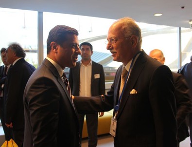 Selahattin Demirtaş ile Ekmeleddin İhsanoğlu birlikte görüntülendi