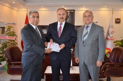 Sivas Ticaret Borsası'ndan Kırtasiye Yardımı