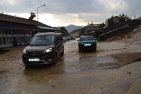 MUSTAFA BULUT - Yağmur Çelikhan'ı Olumsuz Etkiledi