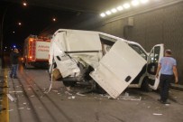 MİLLİ KÜTÜPHANE - Başkent'te Trafik Kazası Açıklaması 2 Yaralı