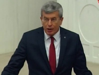 Meclis'te yemin krizi çözüldü