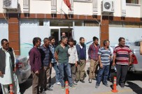 KARACAÖREN - Paralarını Alamayan İşçiler Eylem Yaptı