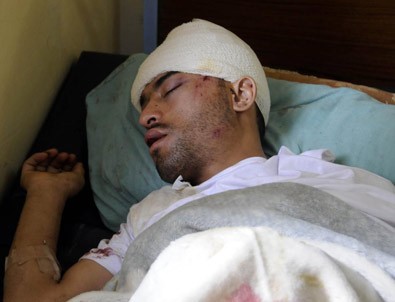 DAEŞ camiye bombalı saldırı düzenledi: 32 ölü