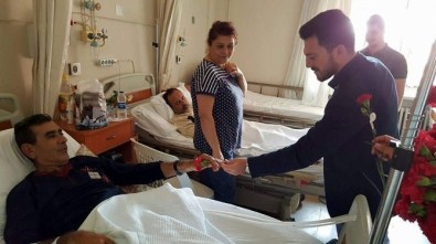 AK Parti'li Gençlerden Hastalara Anlamlı Ziyaret