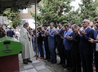 Bakan Kılıç, Başkan Akgül'ü Acı Gününde Yalnız Bırakmadı