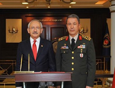 Kılıçdaroğlu, Genelkurmay Başkanı Orgeneral Hulusi Akar'ı ziyaret etti