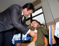 MUSTAFA DÜNDAR - Minik Öğrencinin Göz Yaşlarını Başkan Dindirdi