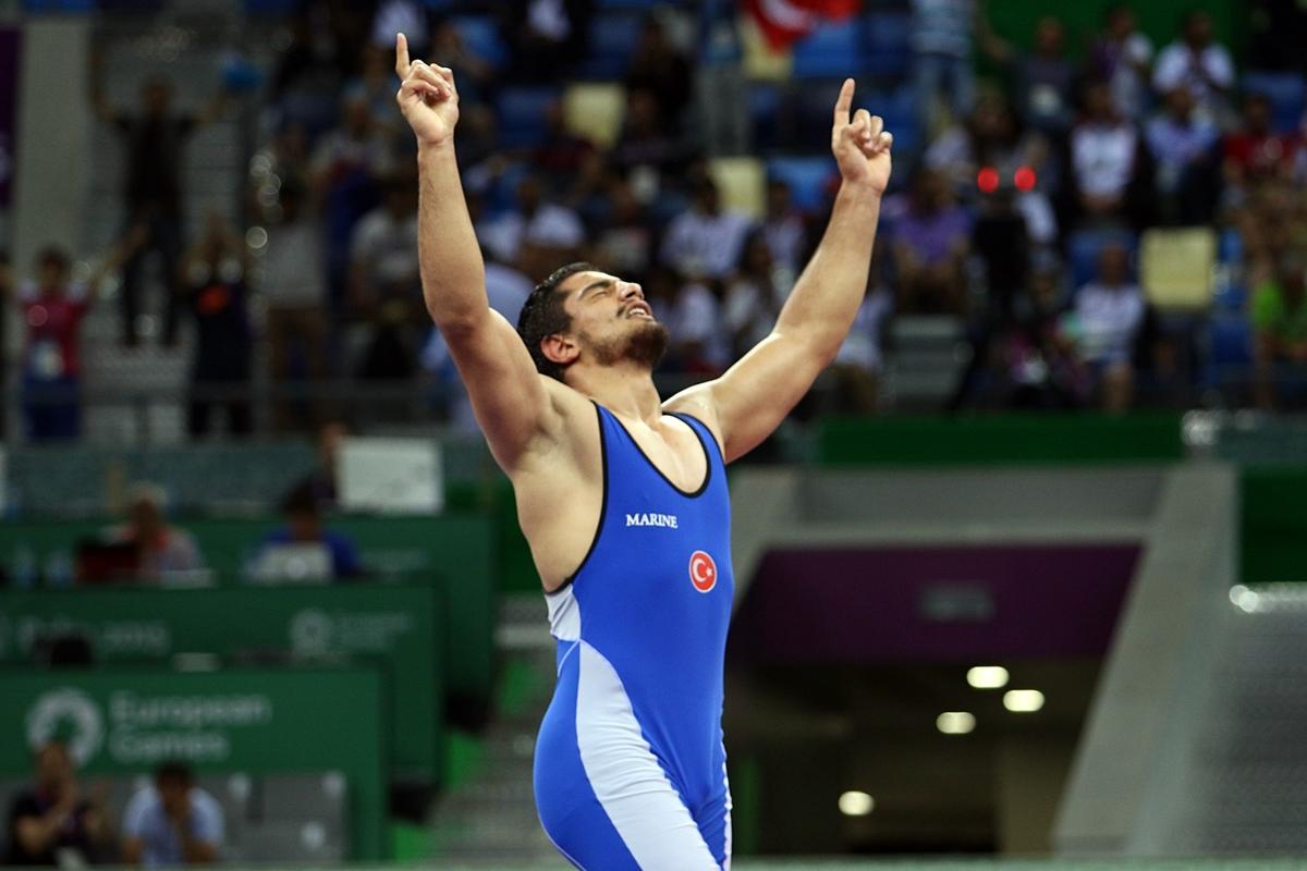 Milli Güreşçi Taha Akgül'ün anatomik yapısını inceleyecekler