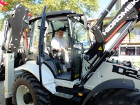 Havran Belediyesine İş Makinesi