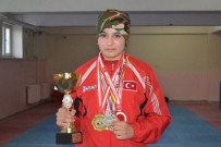 YAŞAR KURT - Önce Sınıftakileri Sonra Ringdekileri Nakavt Etti