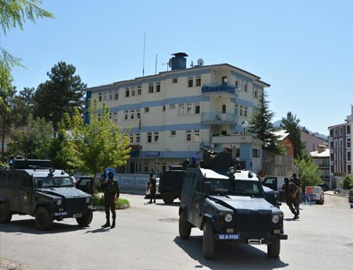 Tunceli'deki saldırıda yaralanan polis memuru şehit oldu