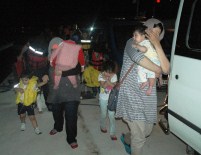 AKYARLAR - Kundaktaki Bebeği İle Birlikte Ölüme Yolculuk Yaptı