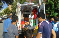 SAKARYA CADDESİ - Otomobilin Çarptığı Polis Yaralandı