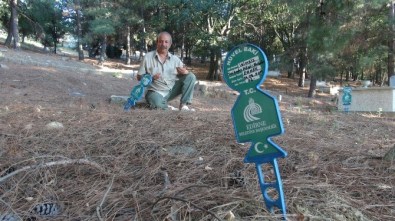 Umuda Yolculuğun Son Bulduğu Yer 'Kimsesizler Mezarlığı'