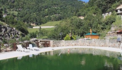 Rize'de Hastalar Şifayı Termal Suda Buldu