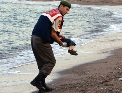 Aylan bebeği kucağında taşıyan asker konuştu