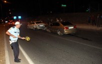 MEHMET KIRAN - Dört Otomobil Birbirine Girdi Açıklaması Üç Yaralı