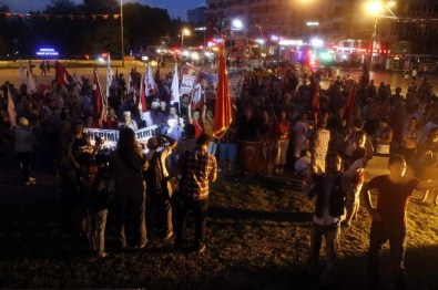 Antalya'da 300 Kişilik Grup Teröre Karşı Yürüdü