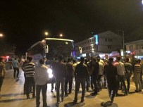 TERÖRE LANET - Aşkale'de Terörü Protesto Eden Grup Yolu Trafiğe Kapatmak İstedi