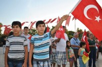 ATATÜRKÇÜ DÜŞÜNCE DERNEĞI - Aydın Şehitleri İçin Sokaklara Döküldü