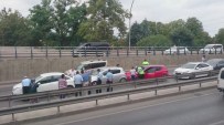 İzmit'te Zincirleme Trafik Kazası Açıklaması 1 Yaralı