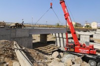 YENİ KÖPRÜ - Köprü Kirişleri Konuluyor