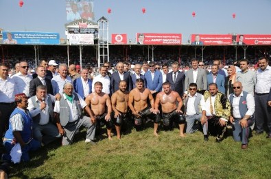 Türk'ün İlk Er Meydanı'nda Güreş Şöleni Yaşandı