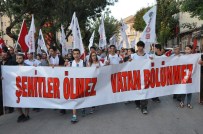 TÜRKIYE GENÇLIK BIRLIĞI - Türkiye Gençlik Birliği Şehitler İçin Yürüdü