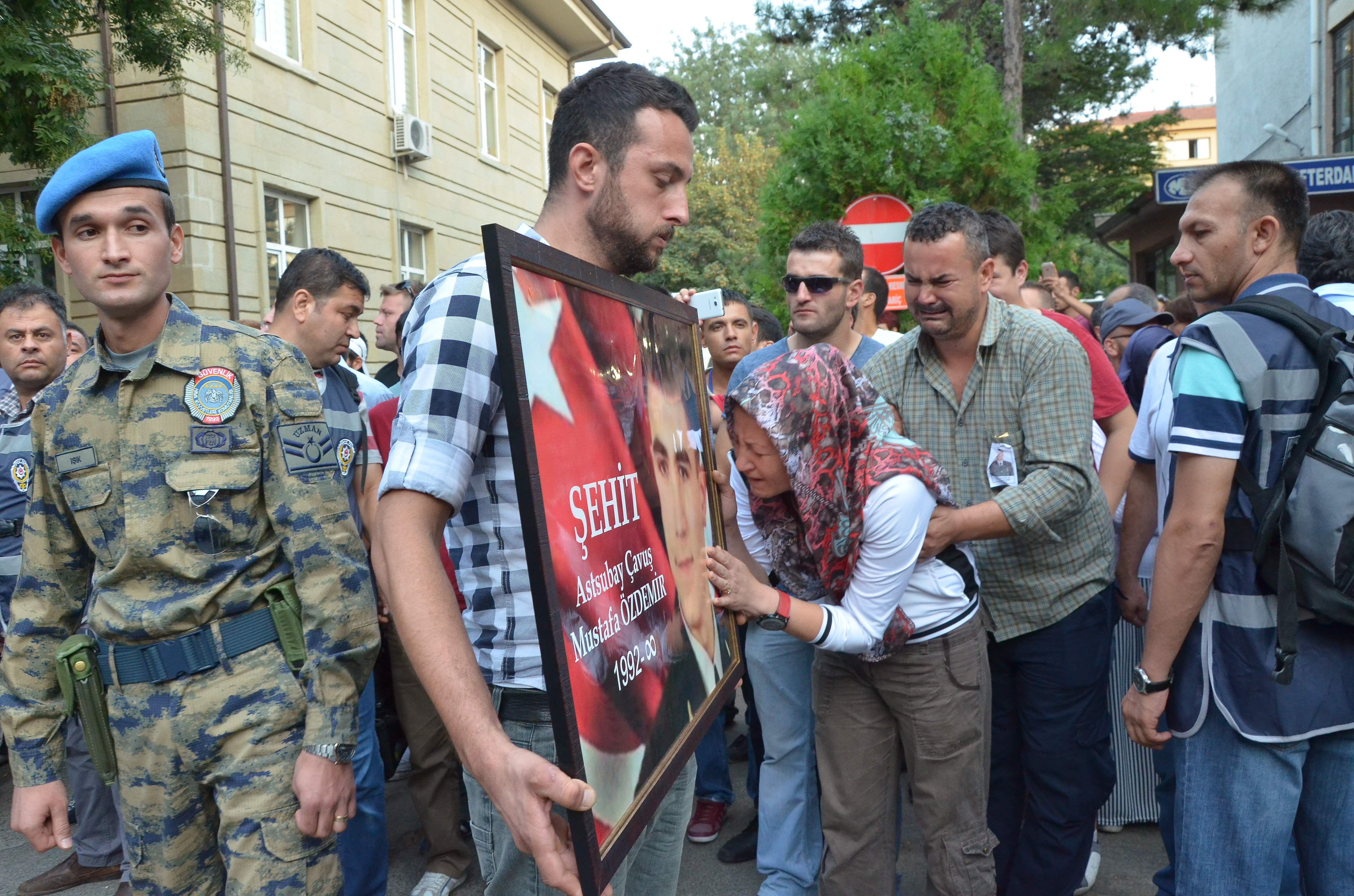 Dağlıca şehitlerine veda