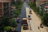 Bolvadin'de Sıcak Asfalt Çalışmaları Devam Ediyor