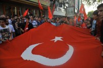 HALKIN KURTULUŞ PARTİSİ - İzmir'de Ülkücüler Şehitler İçin Yürüdü