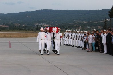 Şehit Cenazesinde Protesto