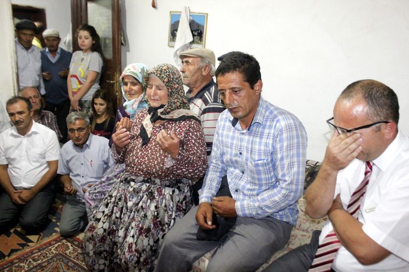 Şehitlerin cenazeleri baba ocağında