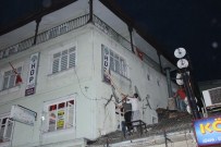 Bartın'da HDP Binasının Tabelası Söküldü