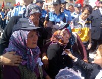 POLİS ŞAPKASI - Bolu'da Binlerce Kişi Şehidini Uğurladı