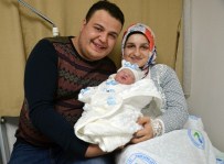 ZEKERİYA BİRKAN - 2015'İn Son, 2016'Nın İlk Bebekleri Dünyaya Geldi