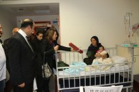 NİHAT ÇİFTÇİ - Belediye Başkanı Ve Rektör Yeni Yıla Çocuk Hastalarla Girdi