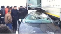 ZİNCİRLEME KAZA - Bursa'da Kar Sebebiyle Zincirleme Kaza