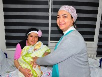 MERKEZ EFENDİ - Manisa'da 2016'Nın İlk Bebeği Doğdu
