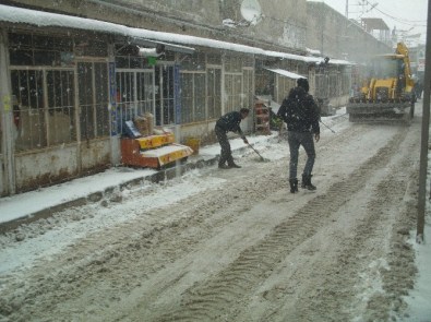 Özalp'ta Kar Yağışı