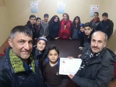 Fotoğrafçılık Kursu Sona Erdi, Başarılı Öğrencilere Belgeleri Verildi