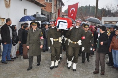 Şehit Er Mustafa Duran Dualarla Toprağa Verildi