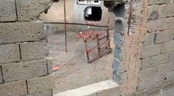 PKK'lılar cami önüne bomba yerleştirdi